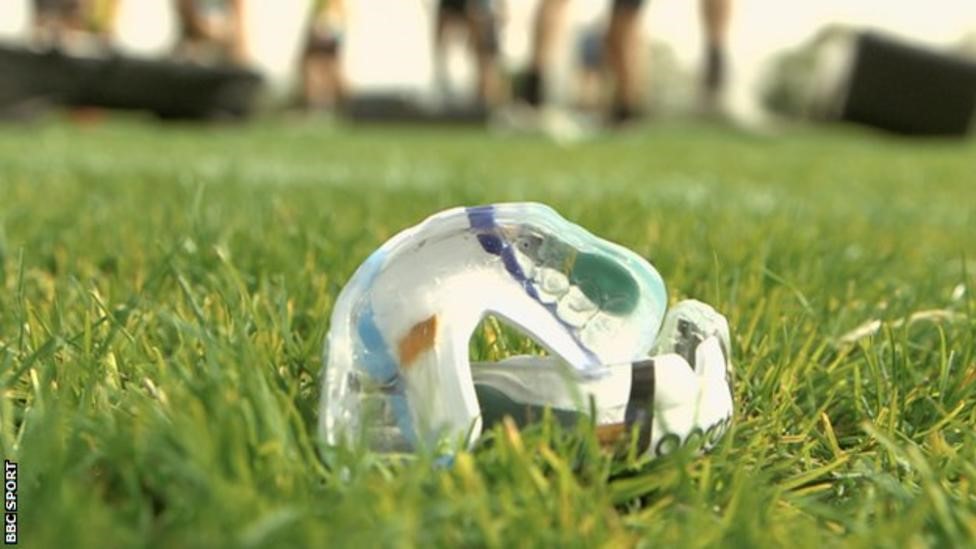 Players use new gum shield intended to monitor concussion
